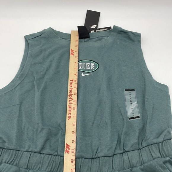 Nike woman’s romper   - Picture 10 of 16